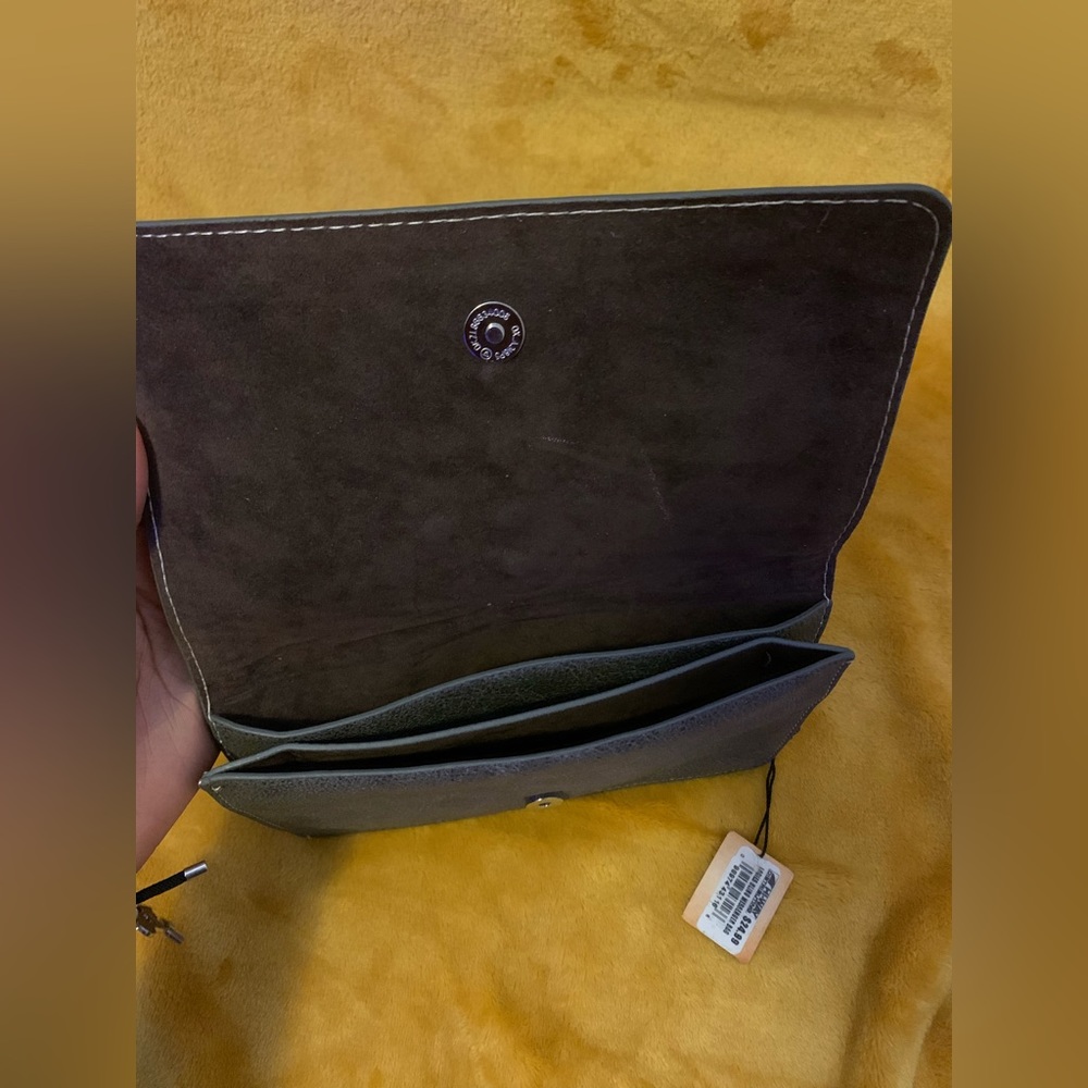 Handbag - Picture 2 of 3
